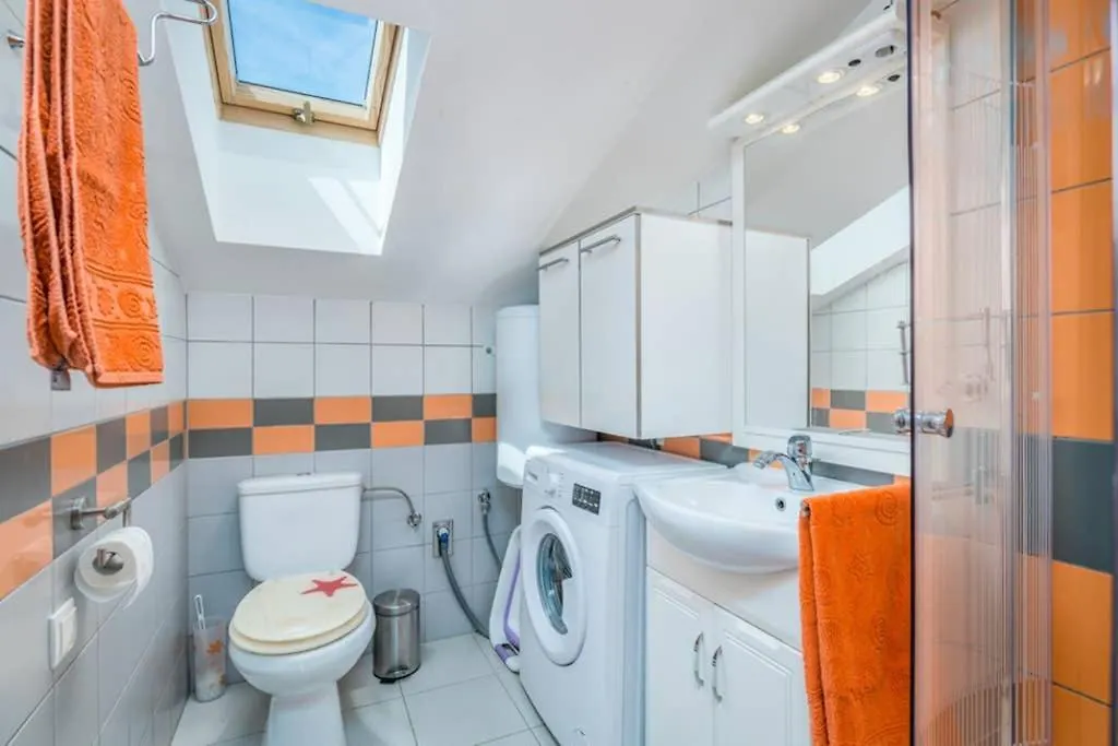 Apartment Windrose Klimno 0*,  Croatia